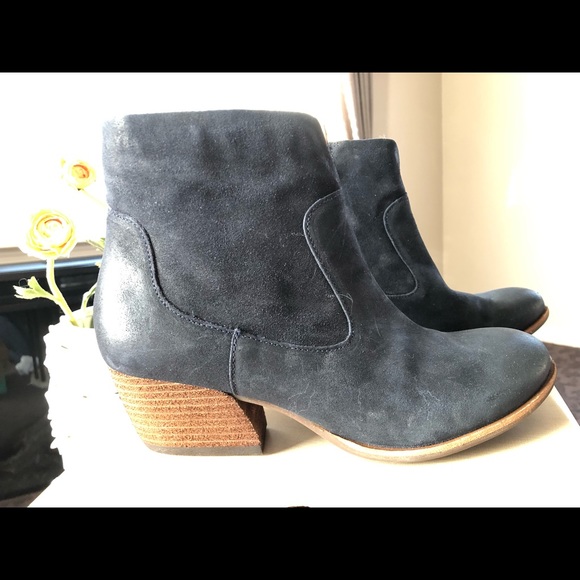 Navy anklet booties - Picture 3 of 5